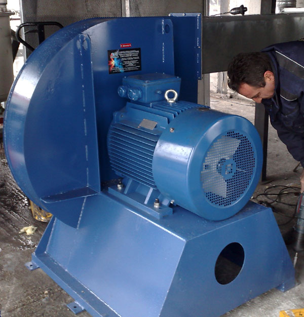 High pressure industrial type extractor